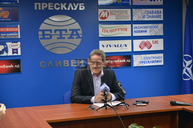 Заместник-кмет на Сливен смята,  че е бил освободен от поста си  заради участие в политически проект