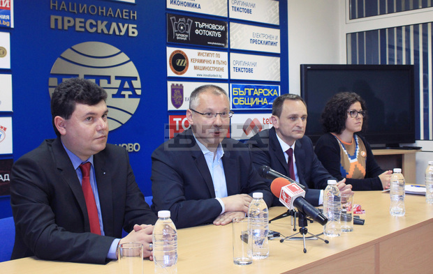 В Европейския съюз има криза на доверието заради десетгодишната дясна политика на ЕНП, част от която е и ГЕРБ В Европейския съюз има криза на доверието заради десетгодишната дясна политика на ЕНП, част от която е и ГЕРБ