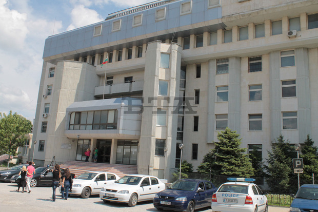 Полицията установи англичанин, откраднал автомобил в поповско село Полицията установи англичанин, откраднал автомобил в поповско село