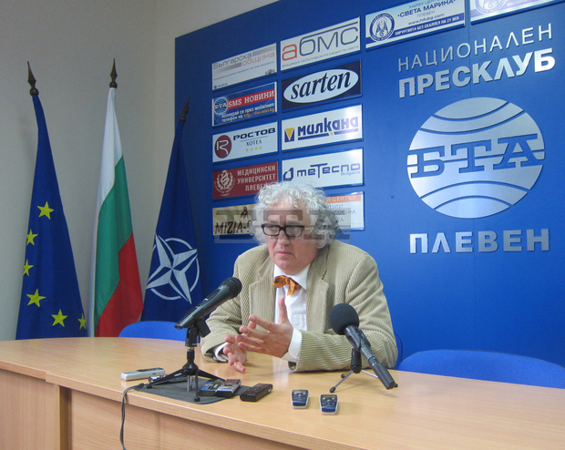 Георги Лозанов: Журналистическата професия  е длъжна да се самооглежда и да  разсъждава върху себе си