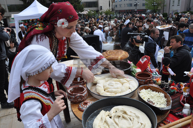 С фестивал на баницата Разлог се утвърждава като "най-вкусната" дестинация за туризъм С фестивал на баницата Разлог се утвърждава като "най-вкусната" дестинация за туризъм