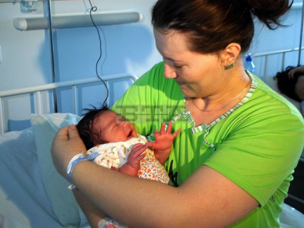 Бебе с тегло 5,1 кг  и височина 57 см е родено в Търговище