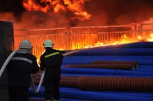 Съдът във Враца е оставил в ареста с постоянна мярка за  задържане заподозрения за палежа на склад с тръби