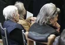 Три дома за стари хора трябва да се открият в област Добрич през 2015 г. 