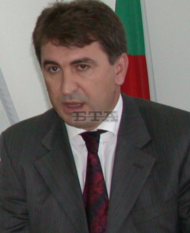 Около 56 на сто от учениците в Главинишката община пътуват и ще се отопляват автобусни спирки за тях