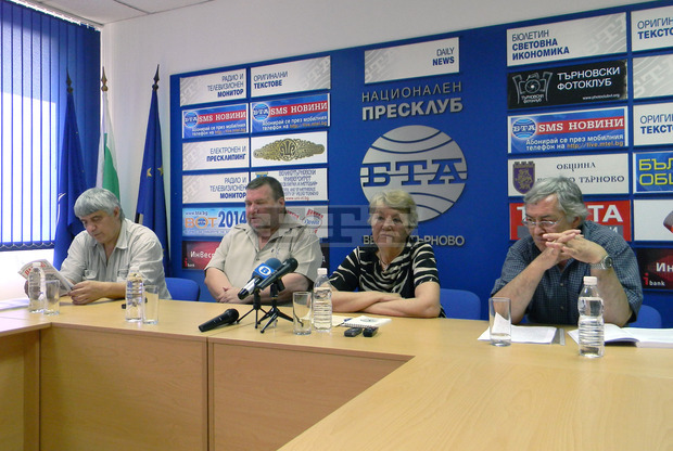 Велико Търново да се превърне в литературнастолица на творците от българските общностипо света, предлагат писатели