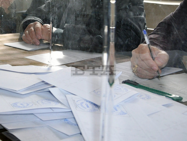 В Силистренско към 13.00 са гласували 25 560 души В Силистренско към 13.00 са гласували 25 560 души