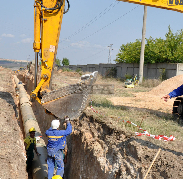 С инвестиция от 400 хиляди лева започва подмяната на три основни водопровода в Свищов С инвестиция от 400 хиляди лева започва подмяната на три основни водопровода в Свищов