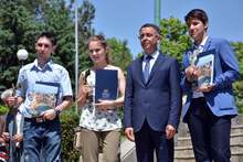 Кметът на Кърджали  отличи трима абитуриенти  със "Стипендия Кърджали"