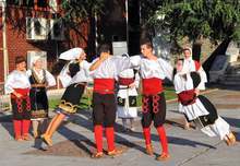 Благоевградчани аплодираха  младите изпълнители от сръбския  фолклорен ансамбъл "Црънилович" 