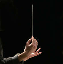 Дерек Глийсън дирижира утре Врачанската симфониета в концерта "Пролетно вдъхновение"