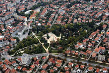 725 са първокласниците в община Казанлък, 8283 е общият брой на учениците в местните училища