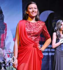 "Мис Родопи" ще е рекламно лице на продаваното в Китай мляко "Момчиловци"