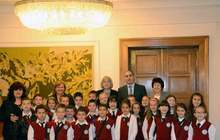 Пернишки ученици  гостуваха в  Народното събрание