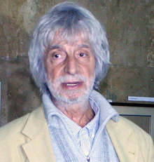 Художникът Никола Манев дари 28 картини на Ловеч