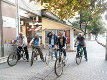 Екоинспекторите в Пазарджик днес отидоха на работа с велосипеди и ролери и дадоха начало на Седмицата на мобилността 