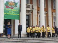 Перничани се поклониха пред паметника на воеводата Кракра