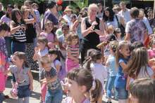 Две политически партии канят децата на Търговище на празник по повод 1 юни