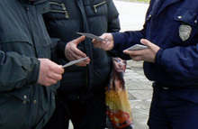 Брошури със съвети за предпазване от телефонни измамници разпространява полицейската дирекция в Монтана