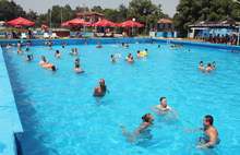 Басейн и въжен парк отварят врати във Вършец