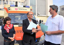 Линейка, болничен инвентар и храни дари германска фондация на онкологичната болница в Благоевград