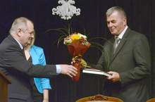 Кметът на Добричката община Петко Петков награди най-добрите институции в региона 