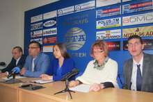 Младежи от Плевен помогнаха на момче с  увреждания да посети парламента и да  бъде на бал под егидата на президента