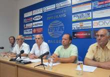 Служителите от "Борба с градушките" в Долни Дъбник се подготвят за протести заради ниски заплати и мизерни условия на труд