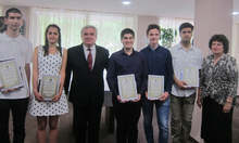 Плевенската филхармония и Северняшкият ансамбъл получиха  колективните награди на община Плевен  по случай празника 24 май