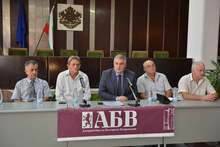 Ивайло Калфин представи канидидатите за кметовена партия АБВ в област Сливен