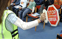 Ученици от Троян и Ловеч започнаха кампания "Пазете децата на пътя"