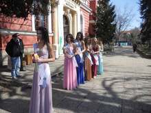 Молебен за здраве отслужи на централния площад в града за празника "Кюстендилска пролет" епископ Григорий