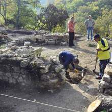 Археологическа експедиция ще продължи проучванията в местността "Славната канара" край село Дебрене