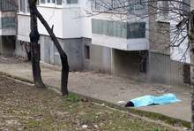 Възрастна жена е скочила от петия етаж на блок в Русе и е починала на място 