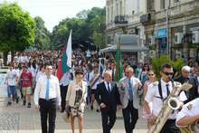 Стотици ученици се включиха в шествие в Русе по повод на 24 май