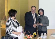 Преподавателката по история и география  Пенка Иванова стана "Вдъхновяващ учител 2015" в Перник