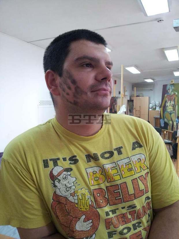 Петнайсет живописни платна ще представи в самостоятелна изложба столичният художник Румен Кожухаров във фоайето на Община Кюстендил Петнайсет живописни платна ще представи в самостоятелна изложба столичният художник Румен Кожухаров във фоайето на Община Кюстендил