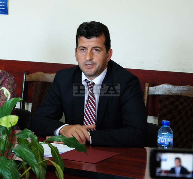 Заместник-областният управител Асим Адемов: Няма проблем със завършването на учебната година за децата в Гърмен