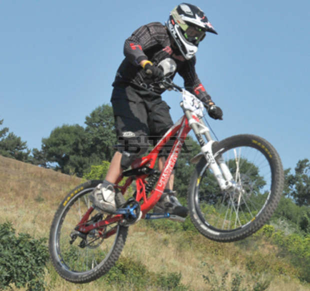 Байкъри от цялата страна пристигат на състезание в Бургас 