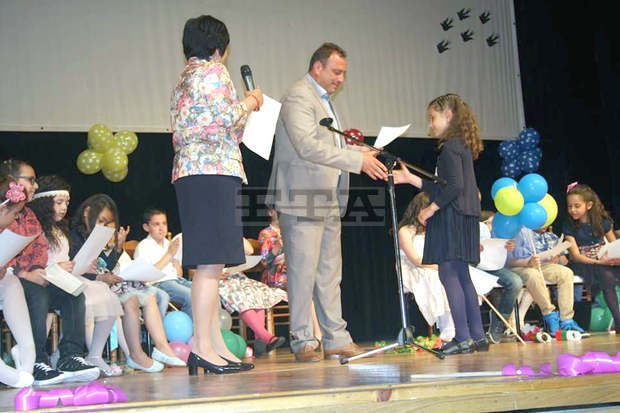 Кметът Георги Икономов връчи свидетелствата за завършен първи клас на ученици от Банско