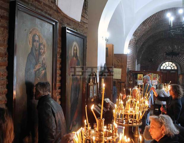 Всички християни - православни, католиции протестанти, празнуват един отнай-големите празници - Благовещение Всички християни - православни, католиции протестанти, празнуват един отнай-големите празници - Благовещение