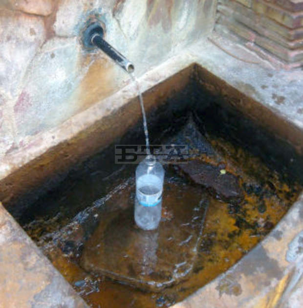 Временно забраниха консумацията на желязната минерална вода в Брезник