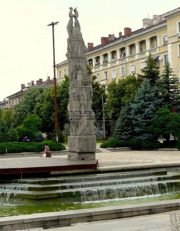 В Димитровград вече има площад "Поезия" В Димитровград вече има площад "Поезия"