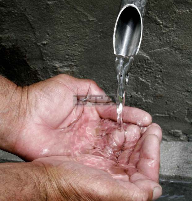 Общината на Русевъзстановява унищожени от десетилетияулични чешми