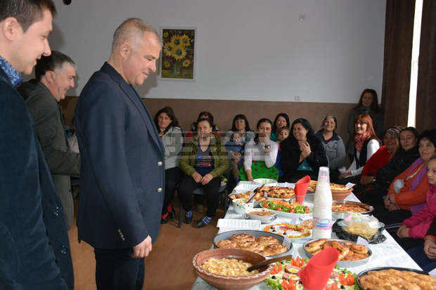 С кулинарна изложба отпразнуваха "на патерици" Осми март в село Долно Осеново С кулинарна изложба отпразнуваха "на патерици" Осми март в село Долно Осеново