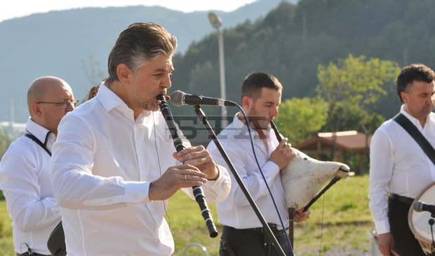 С концерт на Теодосий Спасов на средновековната крепост "Туида"  бяха закрити Майските дни на културата в Сливен