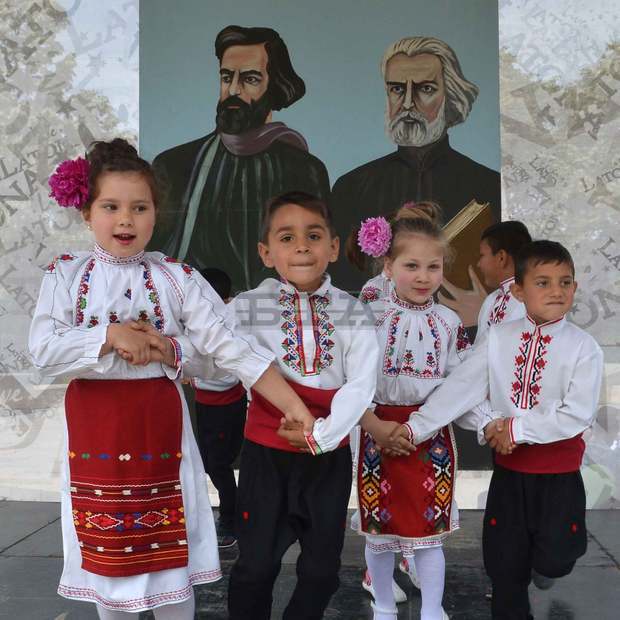 Разград отбеляза тържествено Деня на българската просвета и култура и на славянската писменост