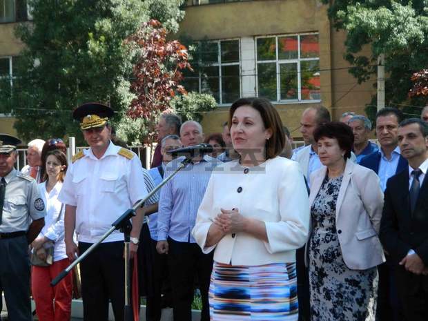 Не би трябвало България да подпомага Гърция,  заяви вицепремиерът Румяна Бъчварова