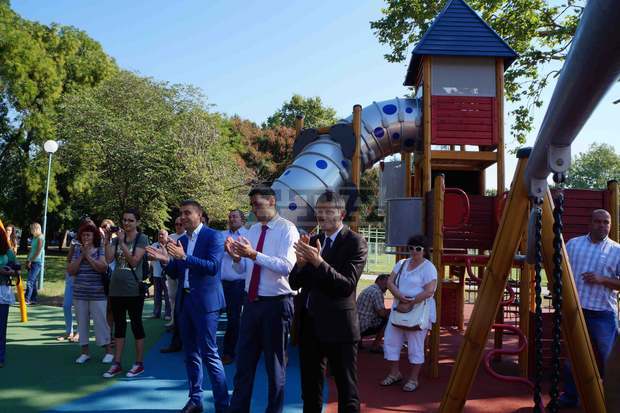 Над 100 деца  ще могат да играят едновременно на новата детска площадка на Гребната база