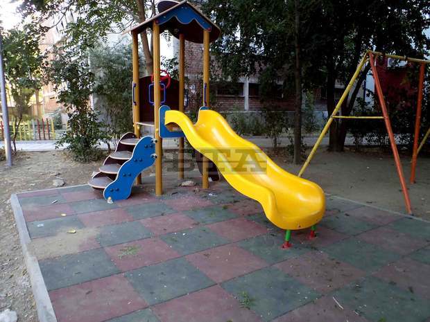 Облагородиха терен в район "Източен", а в "Северен" освежиха разделителни панели 